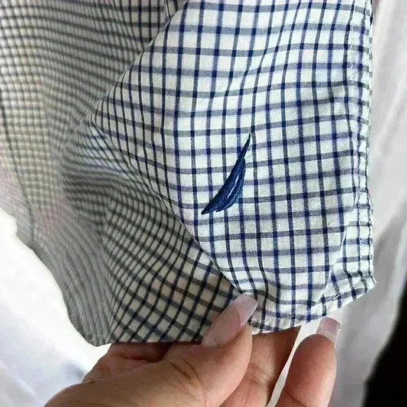 Men's Nautica Size XL Slim Fit blue/white check button collar button down shirt - Picture 6 of 11